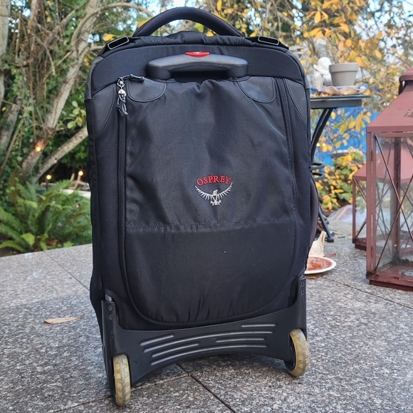 Osprey convertible weeled duffel - Picture 2 of 12